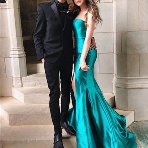 Sherri Hill emerald dress